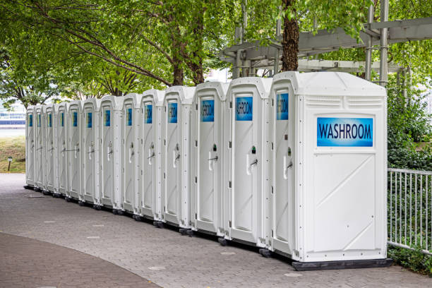 Best Portable restroom trailer rental  in Le Center, MN
